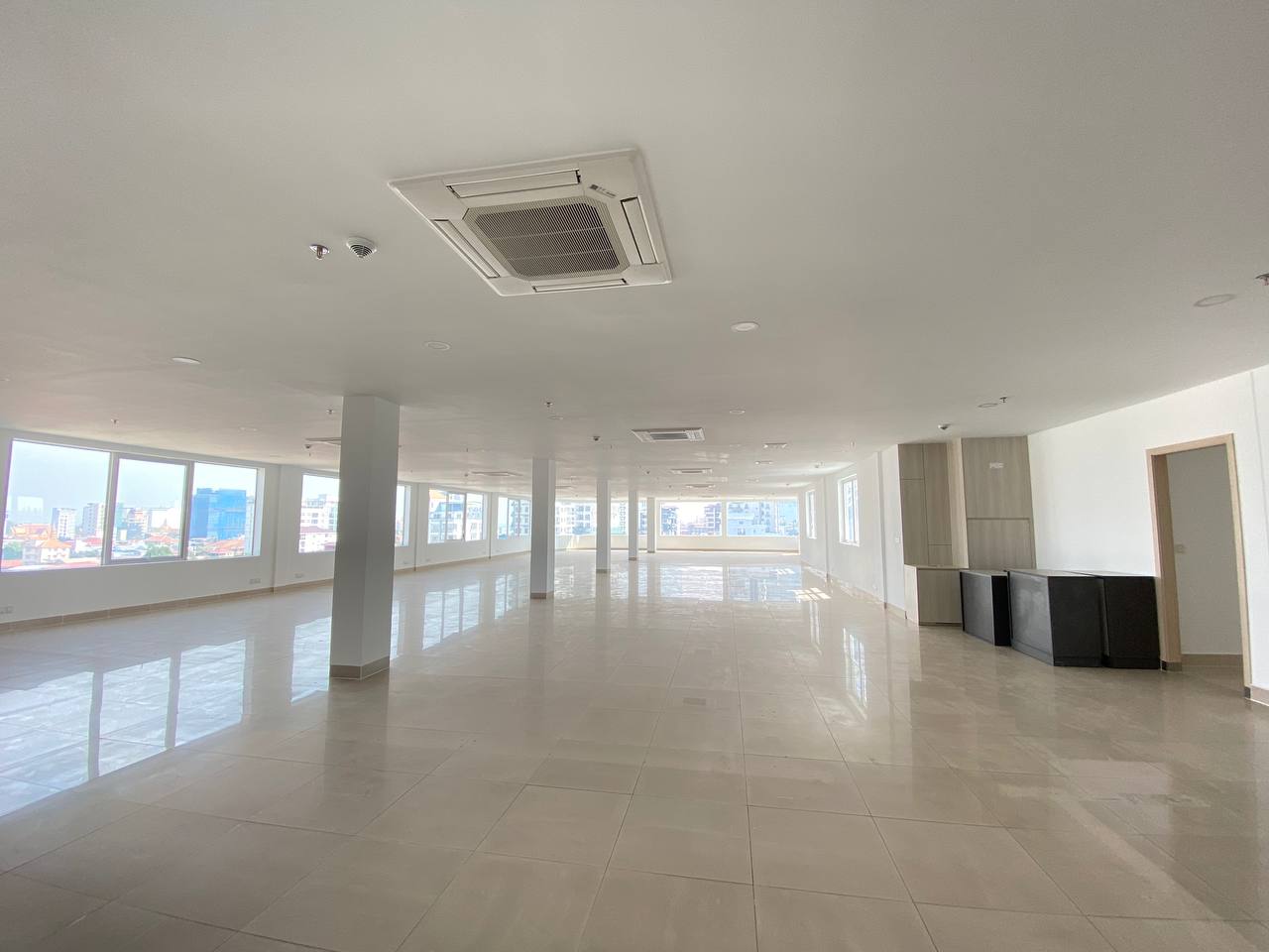 Commercial building in BKK 1