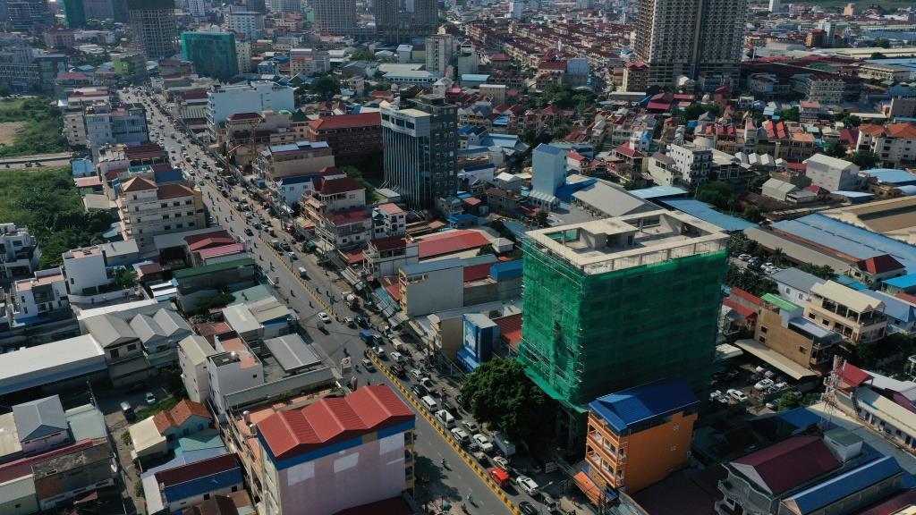 Land & Building For Sale along Street 70