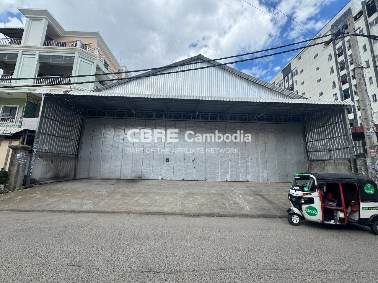 520 sqm – Warehouse For Lease | St 2004